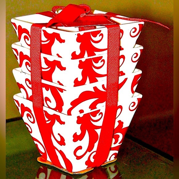 CIROA FIORI SIMPLE SERVE MINI BOWLS SQUARE RED WHITE NWT PORCELAIN SET OF 4 - Picture 6 of 9